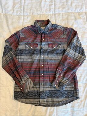 Ariat Men's Pearl snap Flannel Cotton Shirt Gray/Red/Blue Geo Pocket Button-Up